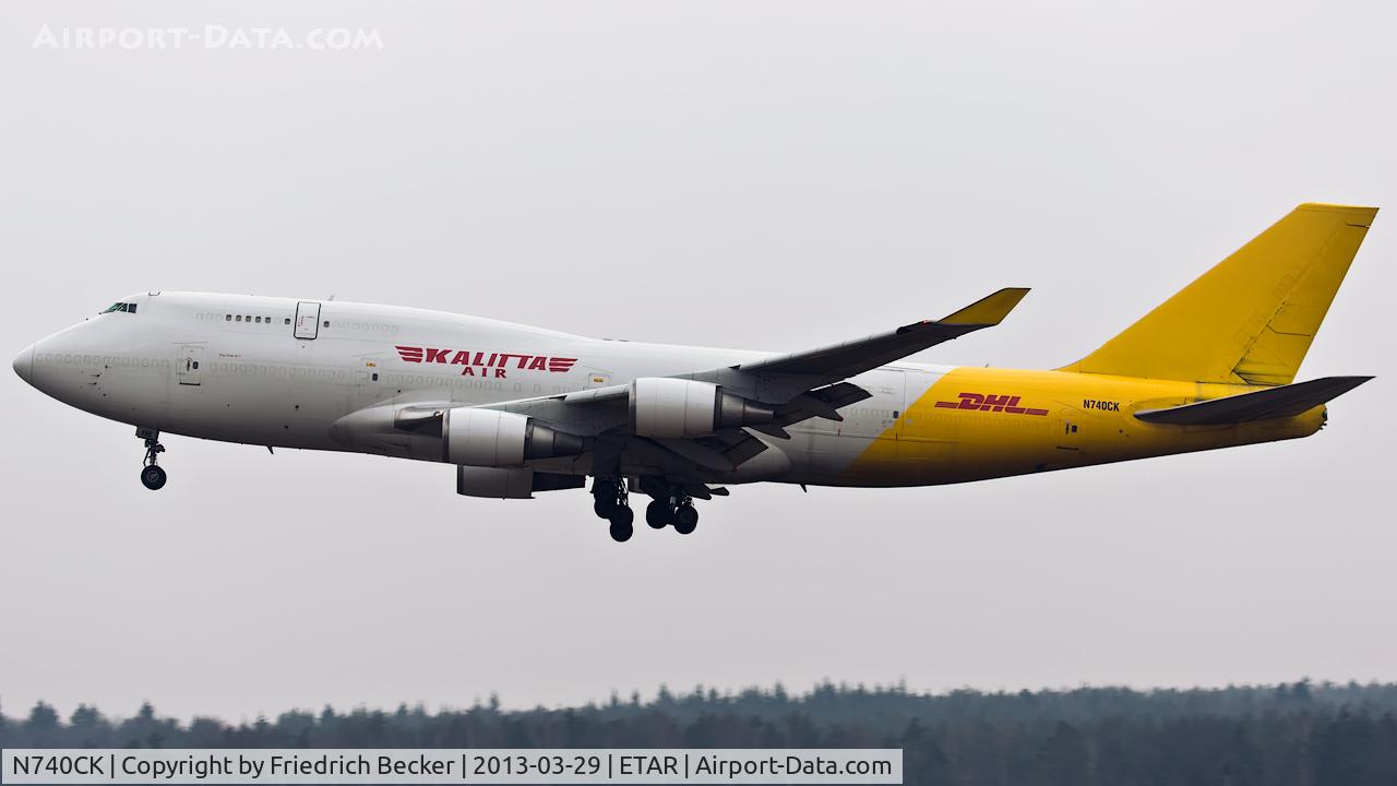 N740CK, 1989 Boeing 747-4H6 C/N 24405, on final W26