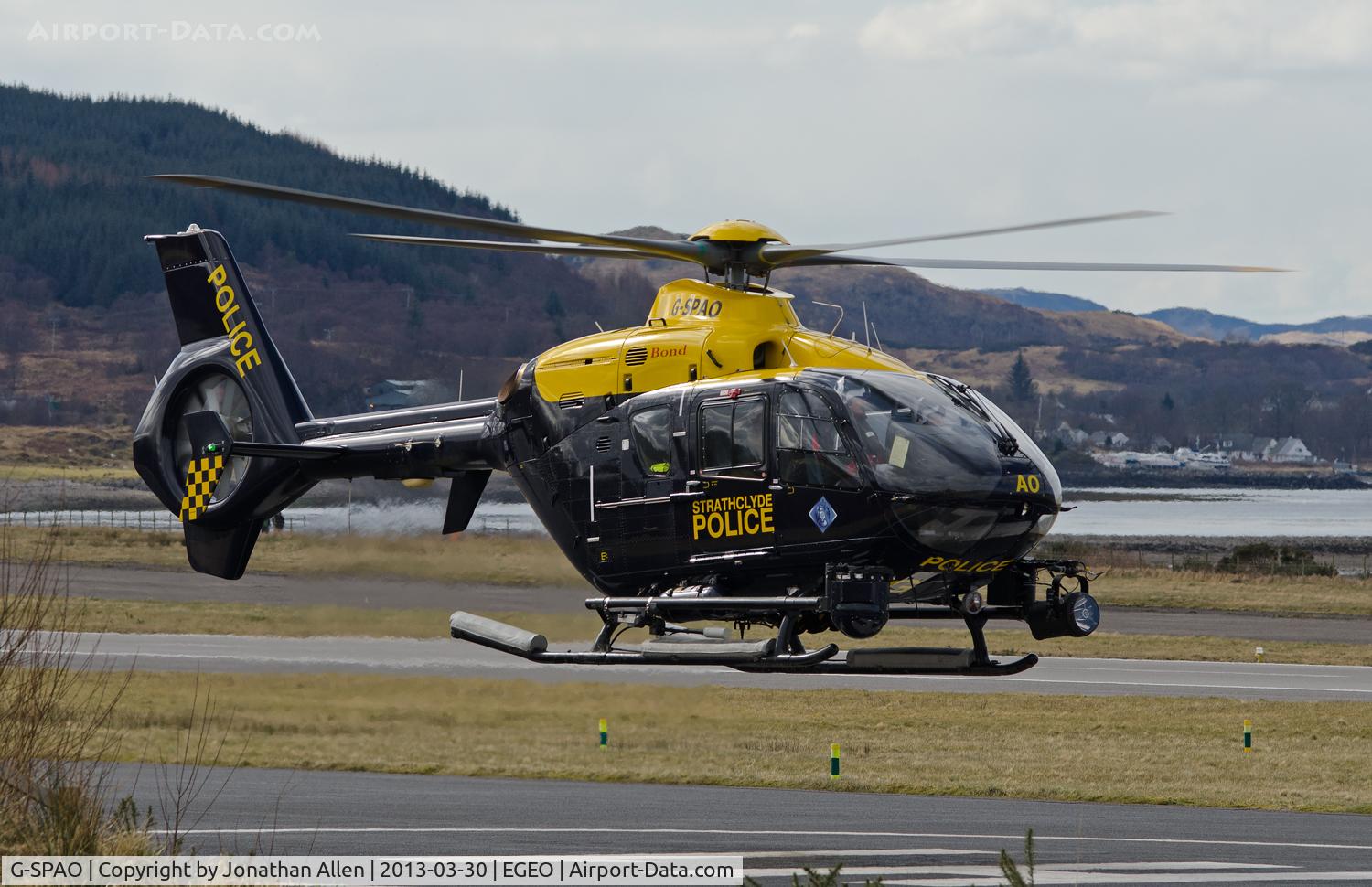 G-SPAO, 2007 Eurocopter EC-135T-2+ C/N 0546, Departing Oban after taking fuel. From 1 April 2013, Strathclyde Police will become part of the amalgamated Police Service of Scotland (Seirbheis Phoilis na h-Alba).