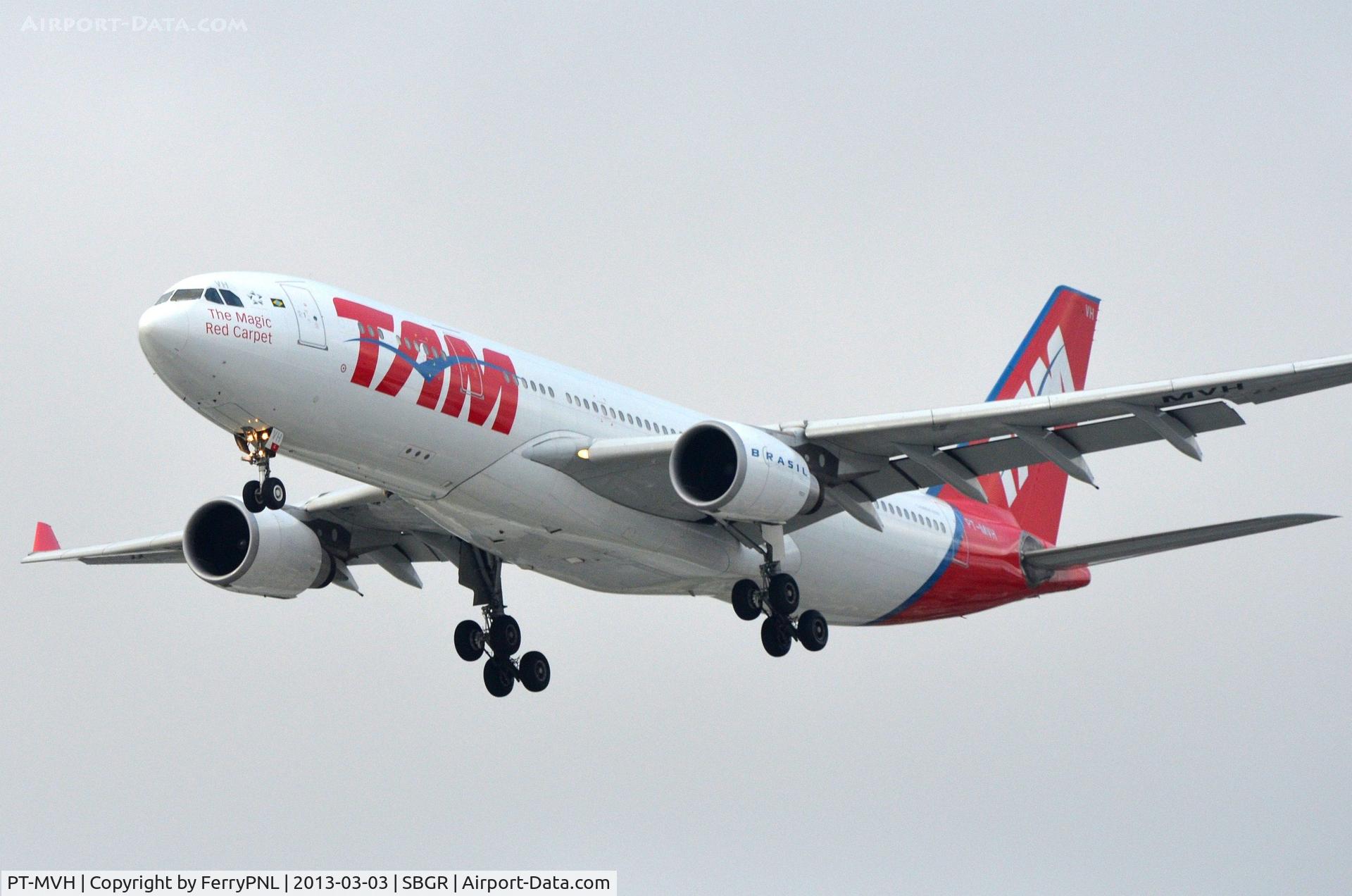 PT-MVH, 2002 Airbus A330-203 C/N 477, TAM A332 early morning arrival in GRU