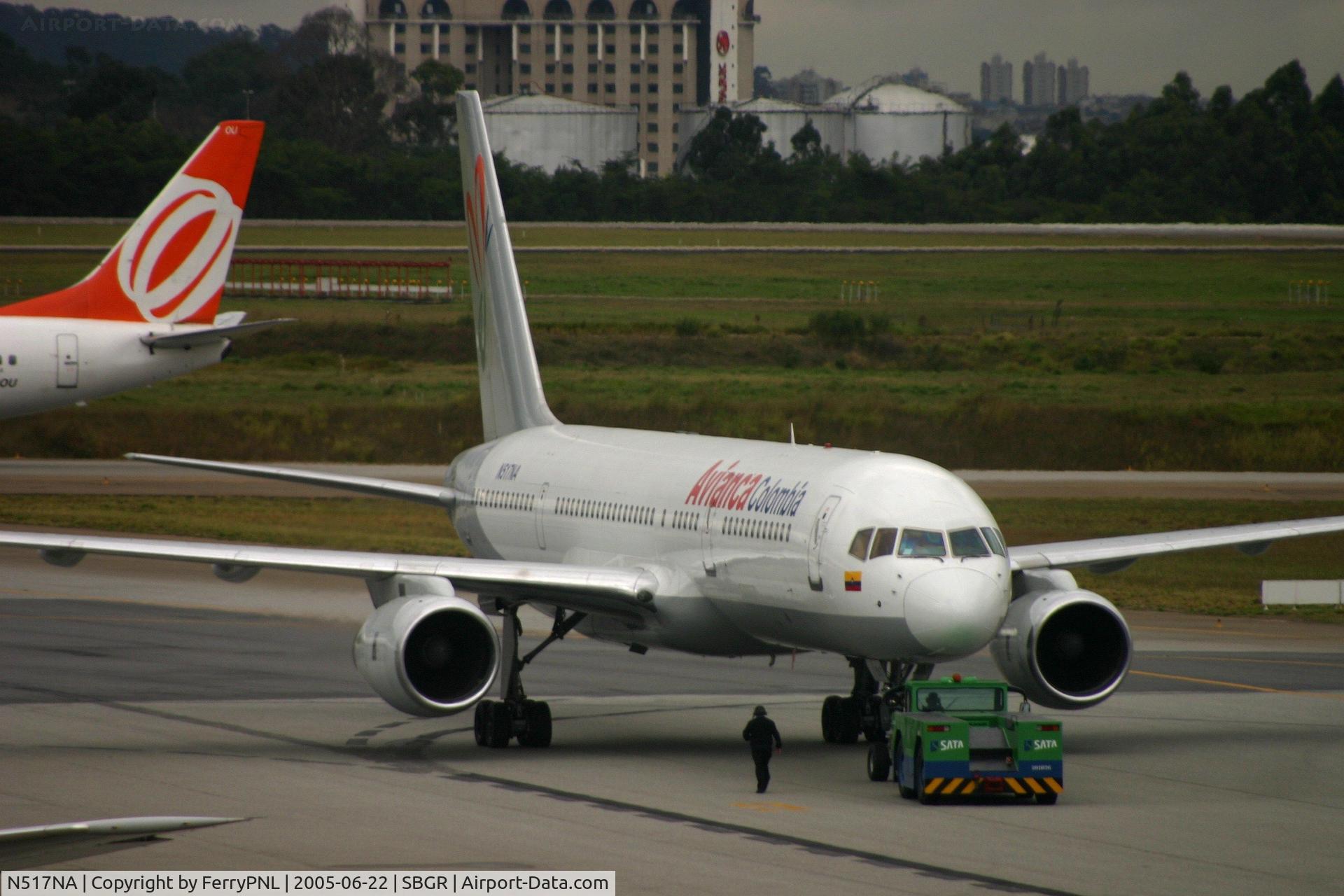 N517NA, 1988 Boeing 757-28A C/N 24260, Avianca B752 pushed-back in GRU. This plane now operates for Fedex as N912FD.