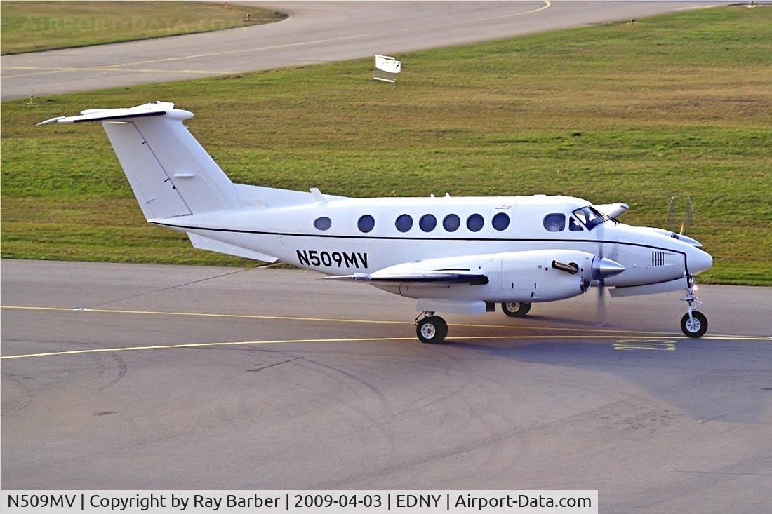 N509MV, 1981 Beech B200 King Air C/N BB-877, Beech B200 Super King Air [BB-877] Friedrichshafen~D 03/04/2009