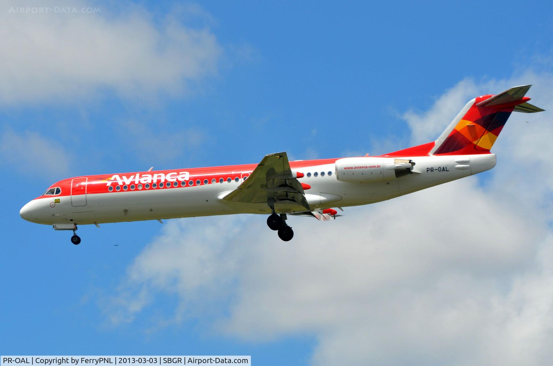 PR-OAL, 1993 Fokker 100 (F-28-0100) C/N 11435, Avianca Fk100 landing in GRU