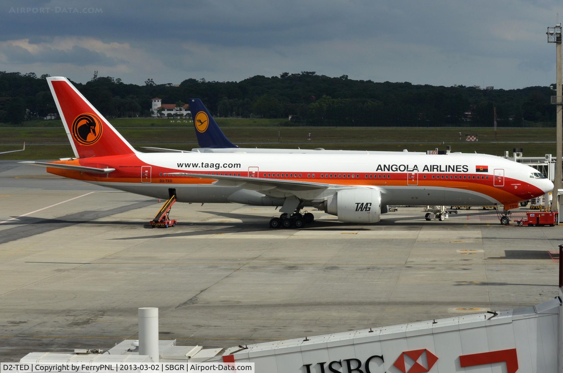 D2-TED, 2006 Boeing 777-2M2/ER C/N 34565/581, Taag B772 at its gate in GRU