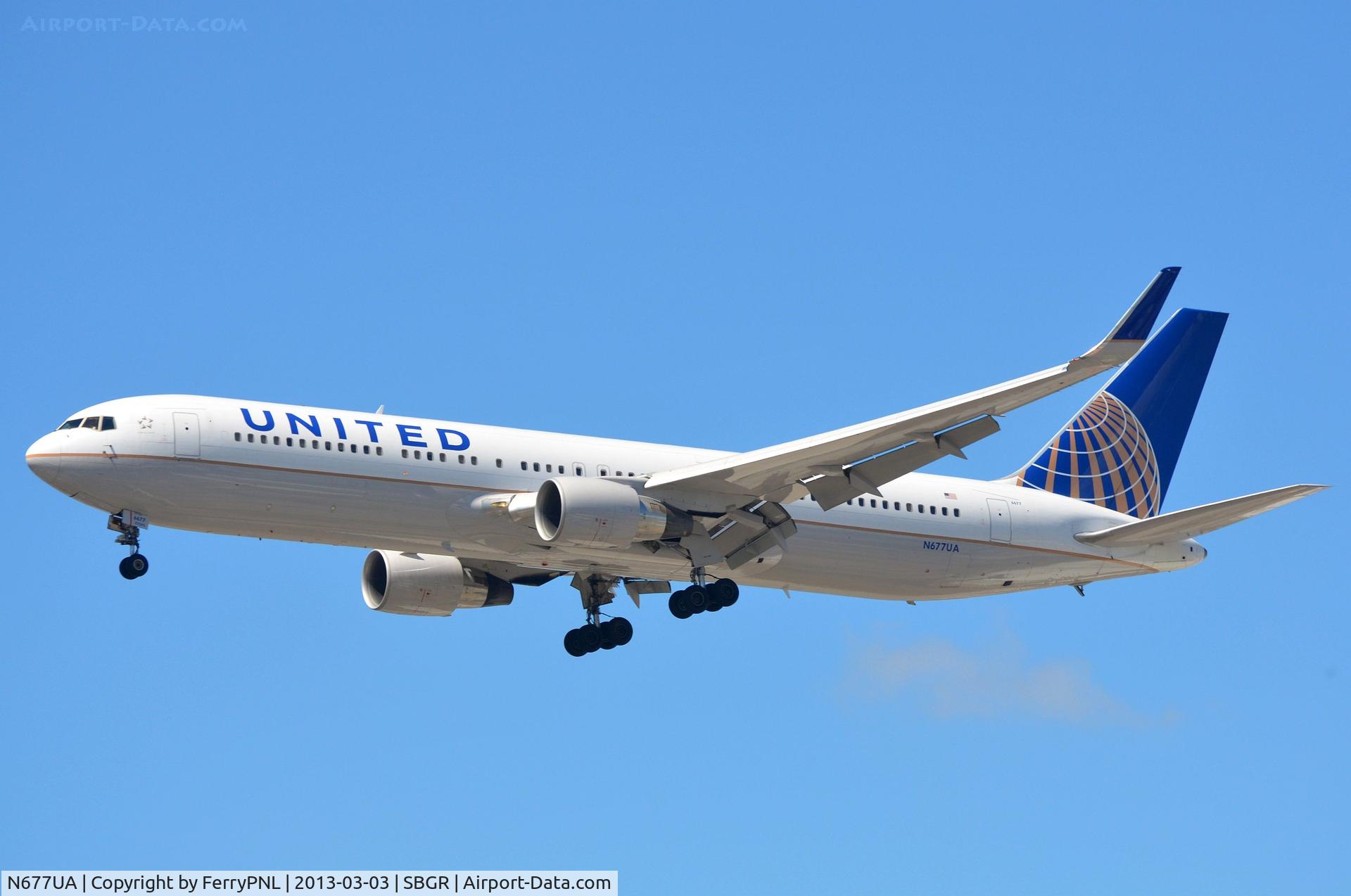 N677UA, 2001 Boeing 767-322 C/N 30029, UA B763 in GRU