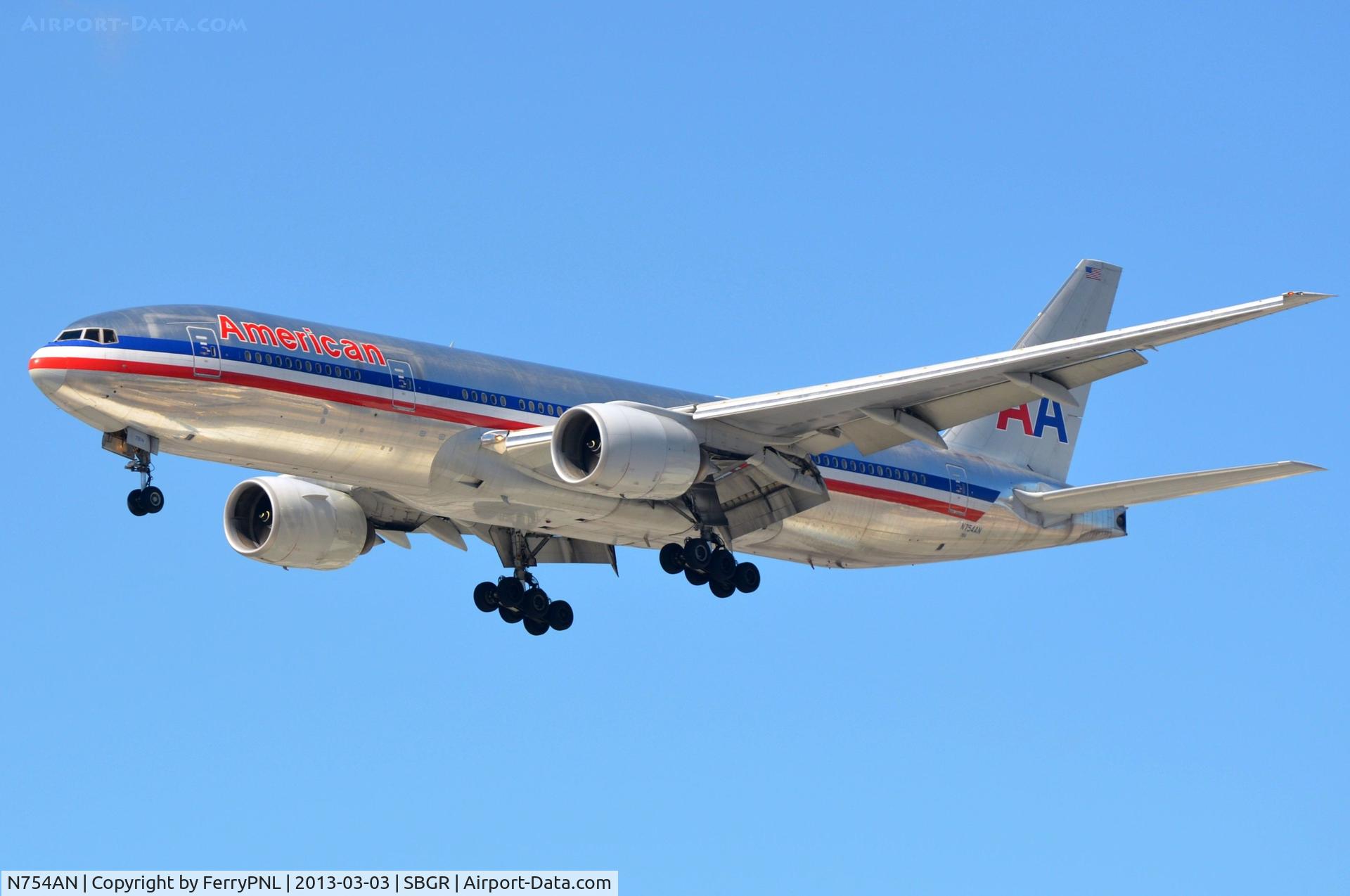 N754AN, 2001 Boeing 777-223 C/N 30262, AA B772 in GRU
