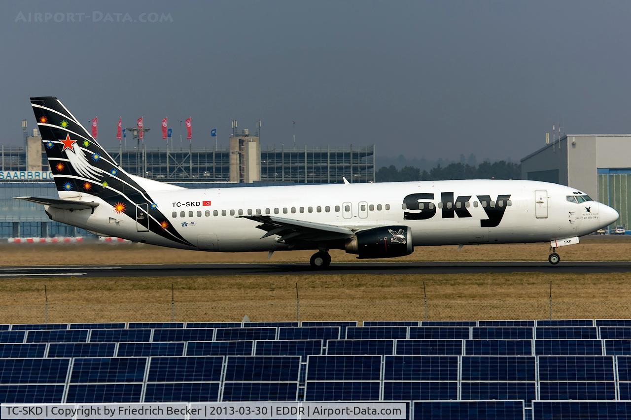 TC-SKD, 1992 Boeing 737-4Q8 C/N 25372, departure to Antalya via RW09