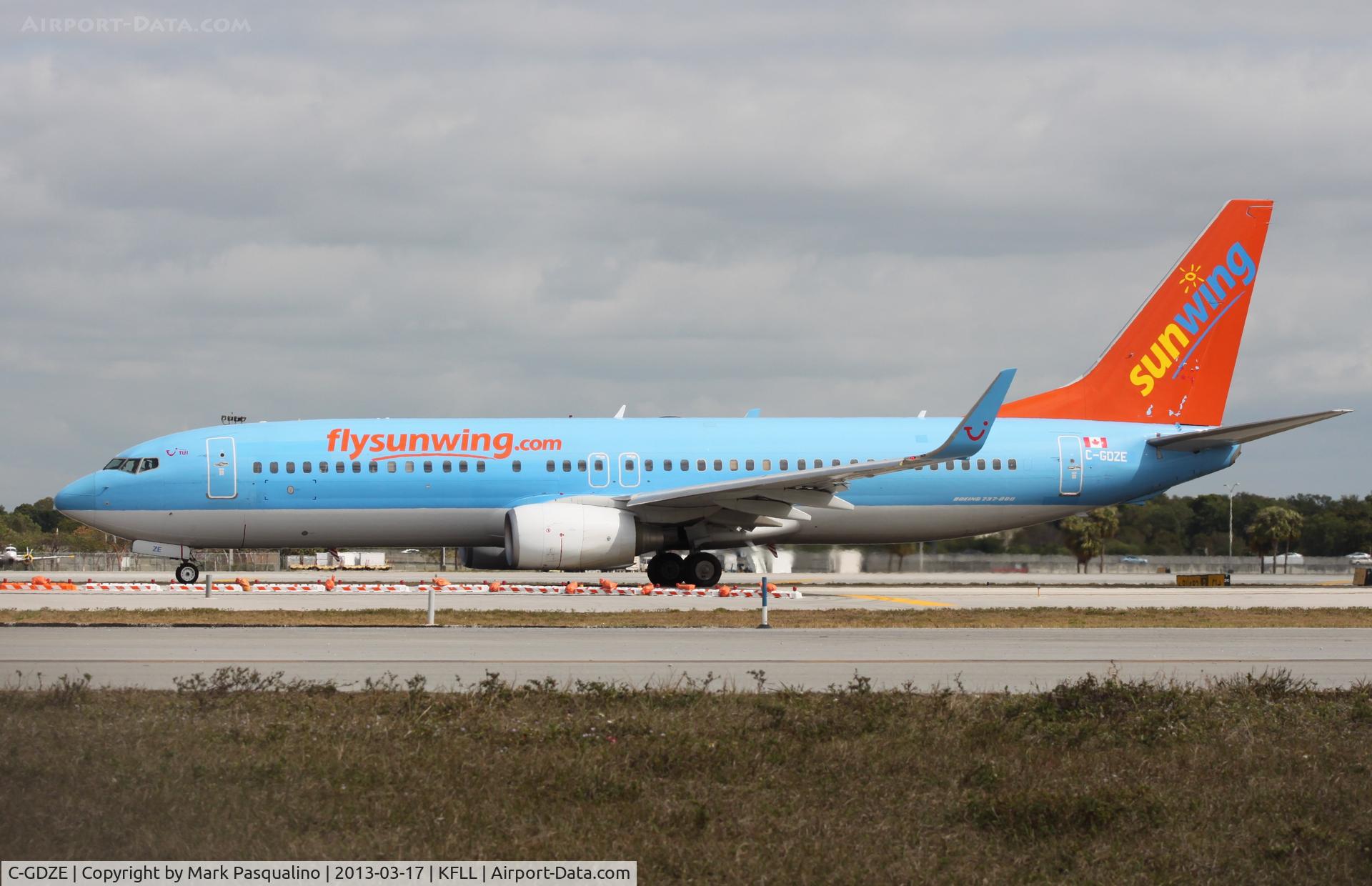 C-GDZE, 2008 Boeing 737-8K5 C/N 35137, Boeing 737-800
