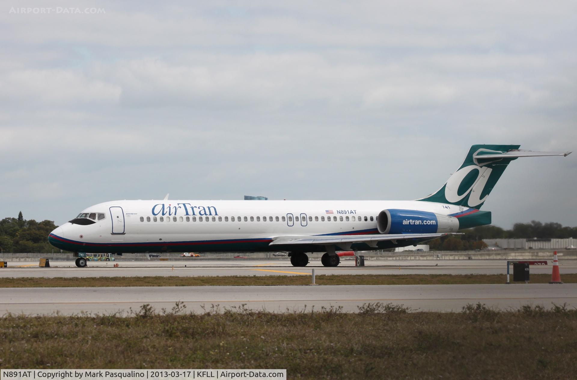 N891AT, 2004 Boeing 717-200 C/N 55043, Boeing 717-200