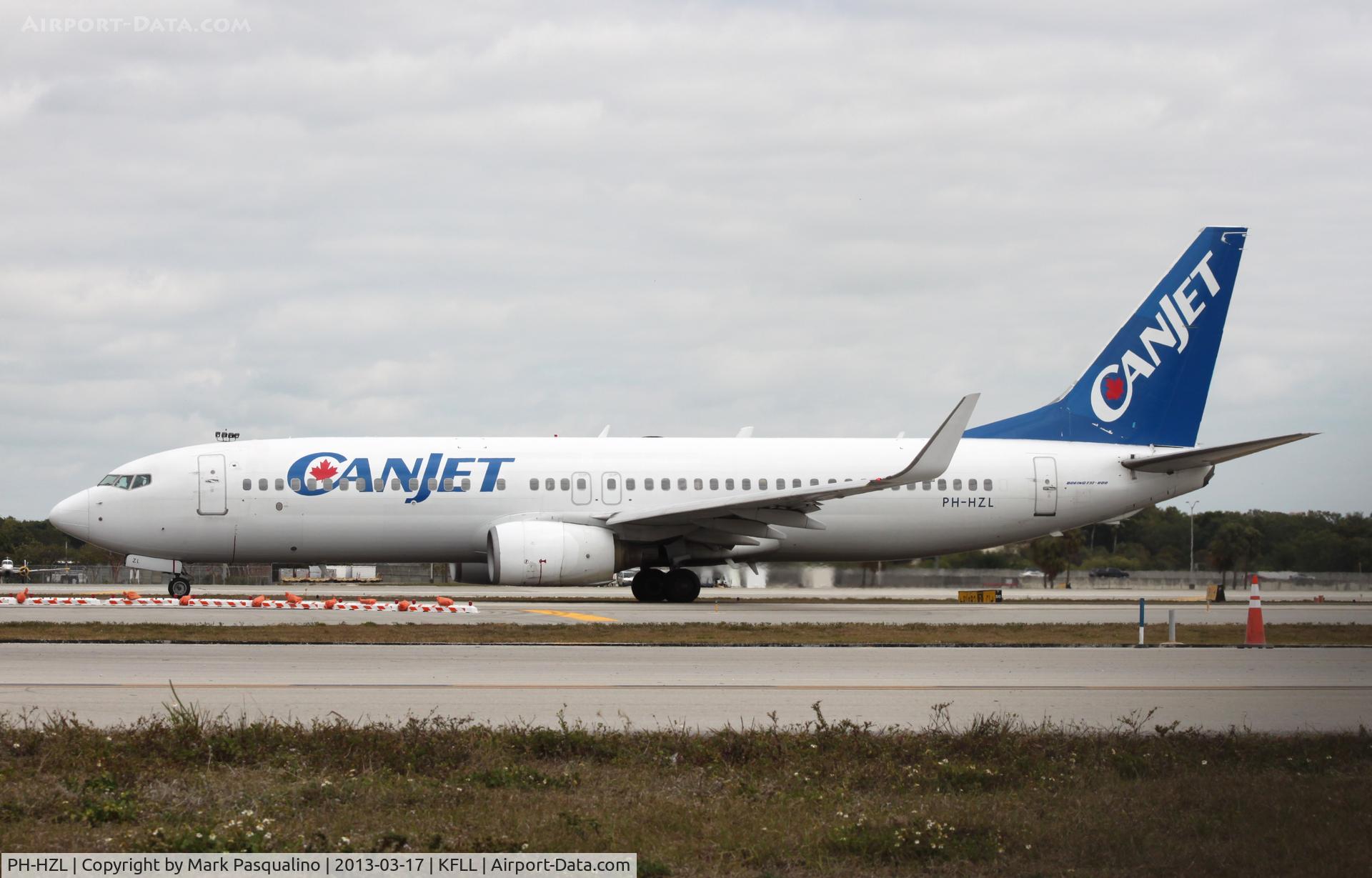 PH-HZL, 2001 Boeing 737-8K2 C/N 30391, Boeing 737-800