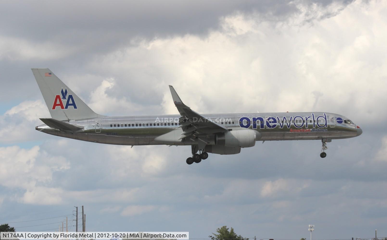 N174AA, 2002 Boeing 757-223 C/N 31308, American 757