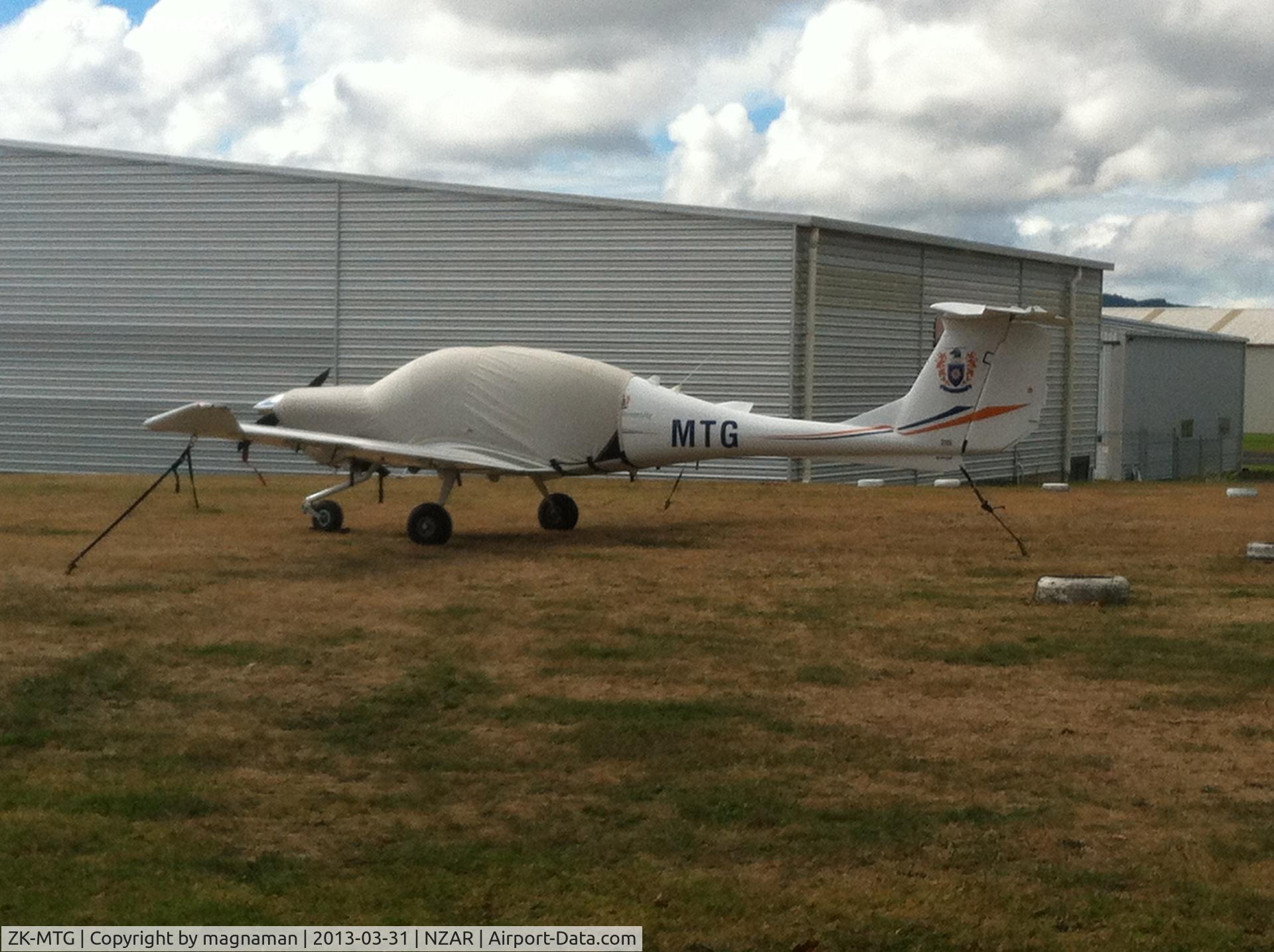 ZK-MTG, Diamond DA-40 Diamond Star C/N 40.998, Having a nice Easter holiday at Ardmore.