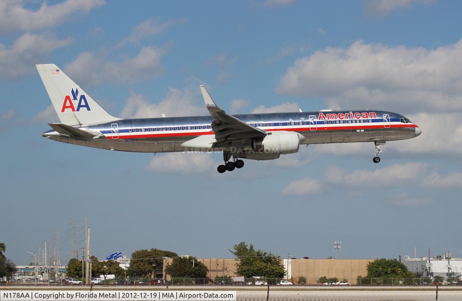 N178AA, 2002 Boeing 757-223 C/N 32398, American 757