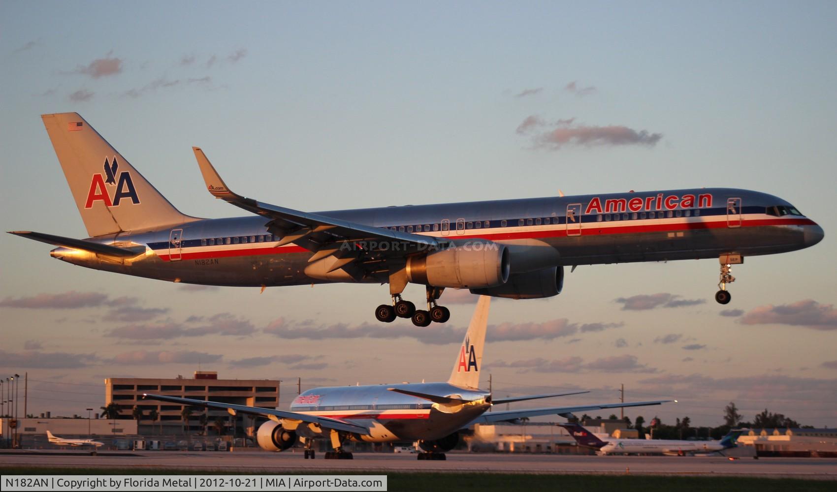 N182AN, 1999 Boeing 757-223 C/N 29592, American 757