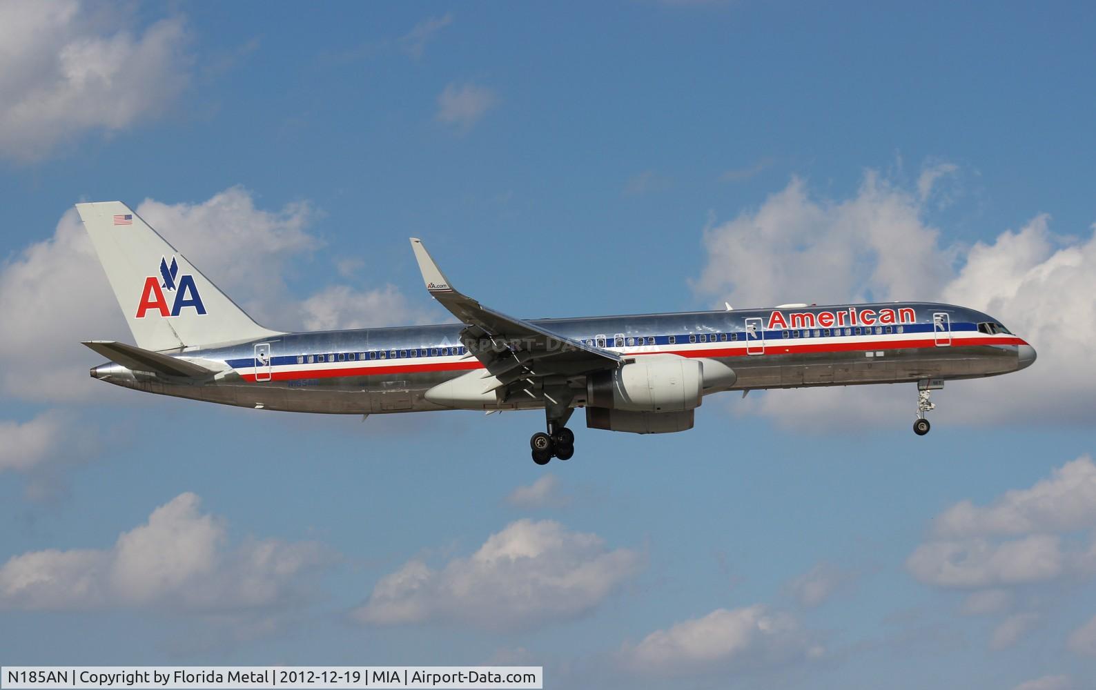 N185AN, 2001 Boeing 757-223 C/N 32379, American 757