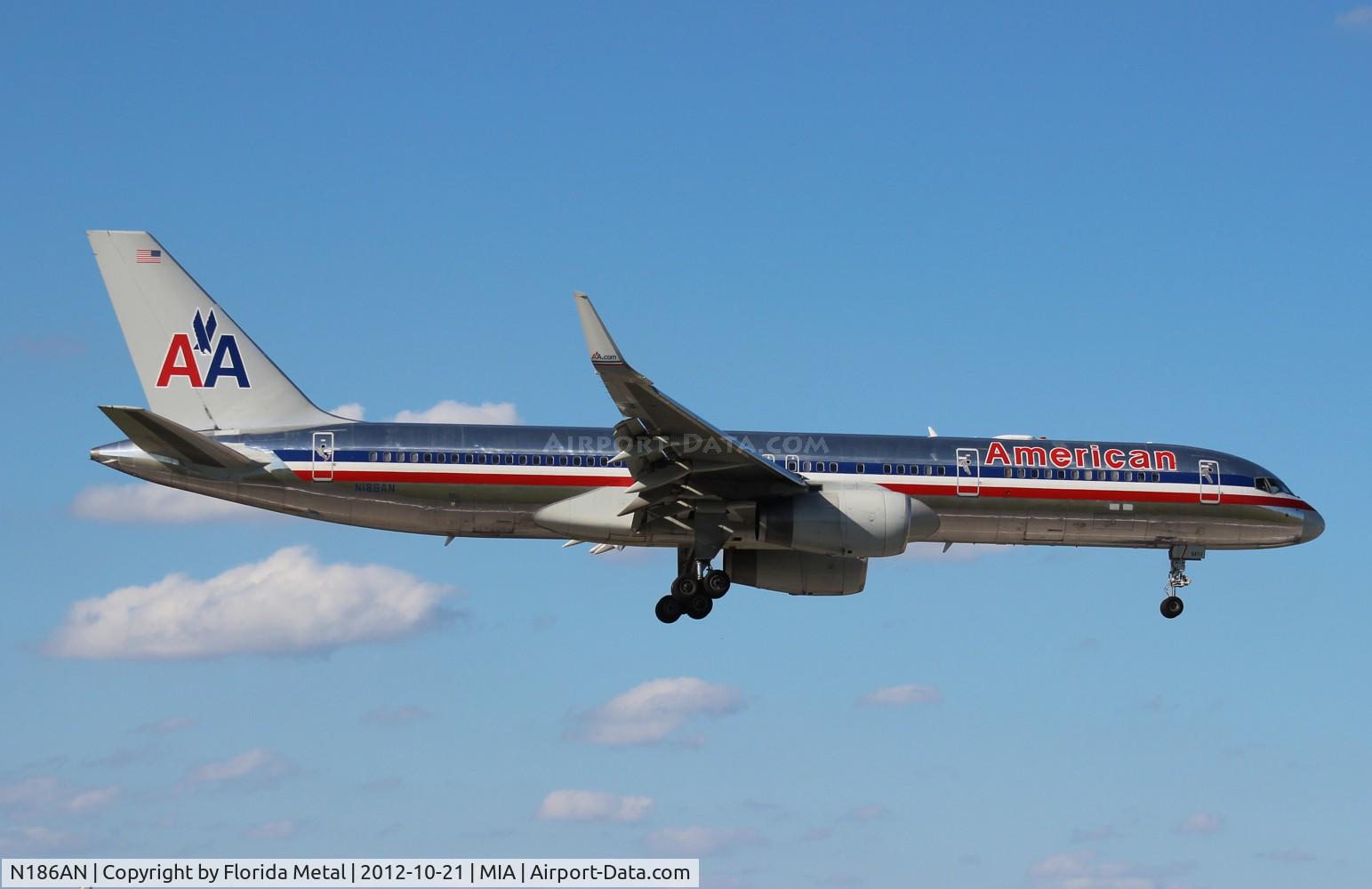 N186AN, 2001 Boeing 757-223 C/N 32380, American 757