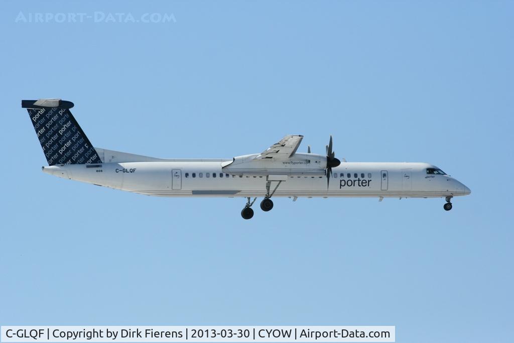 C-GLQF, 2007 De Havilland Canada DHC-8-402Q Dash 8 C/N 4193, On final, and heading for rwy 25.