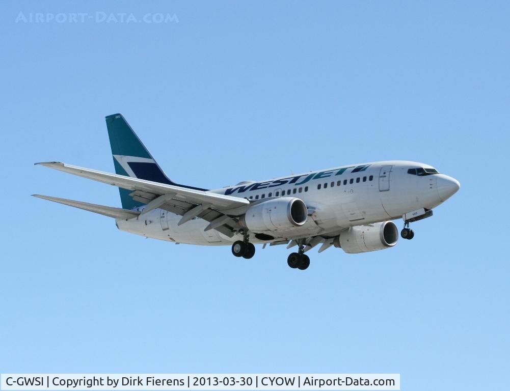 C-GWSI, 2005 Boeing 737-6CT C/N 34286, On final and heading for rwy 25.