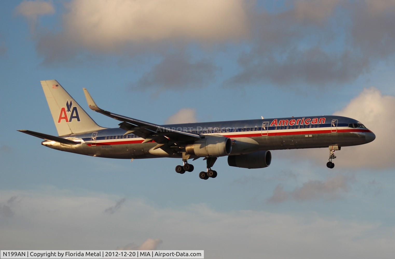 N199AN, 2001 Boeing 757-223 C/N 32393, American 757