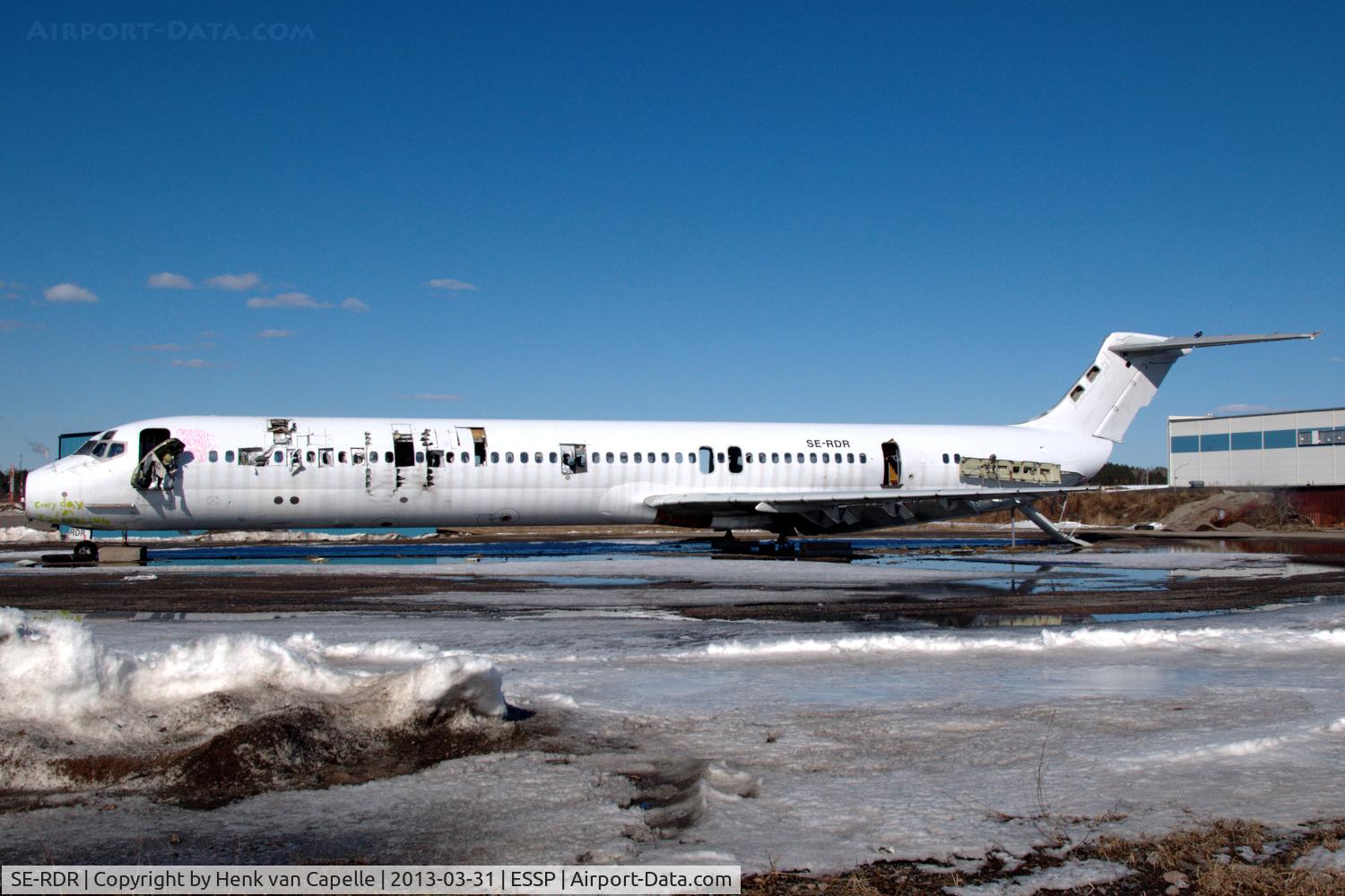 SE-RDR, 1980 McDonnell Douglas MD-82 (DC-9-82) C/N 49151/1088, MD-82 in derelict state at Norrköping Kungsängen airport, Sweden. It is being used as a source for spares and to be scrapped.