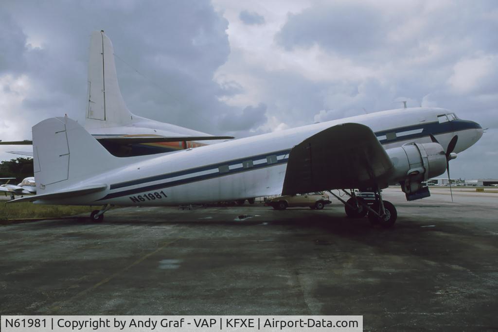 N61981, 1940 Douglas DC-3A C/N 2216, Douglas DC3