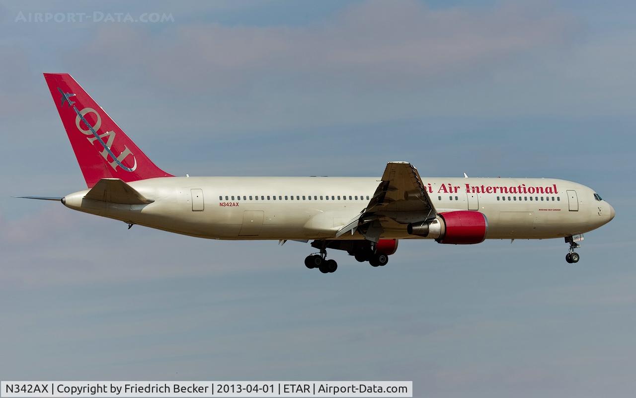 N342AX, 1993 Boeing 767-328ER C/N 27136, on final RW26