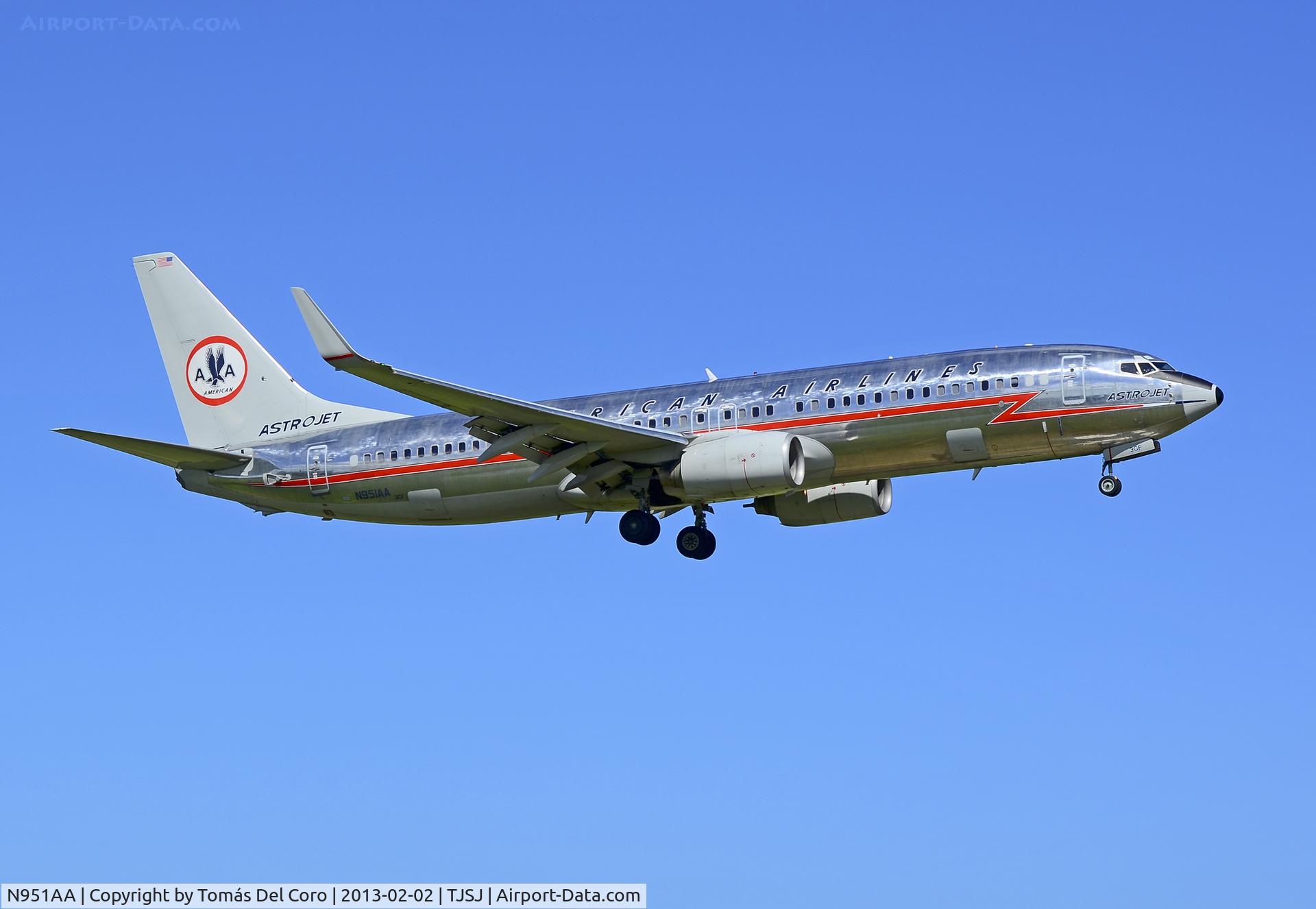 N951AA, 2000 Boeing 737-823 C/N 29538, N951AA American Airlines 2000 Boeing 737-823 / 3CF (cn 29538/720)

San Juan - Luis Muñoz Marin International (SJU / TJSJ)
Puerto Rico, February 2, 2013 
Tomás Del Coro