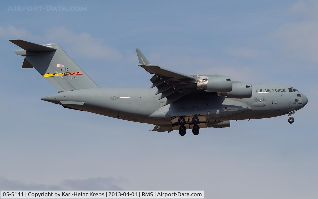 05-5141, 2007 Boeing C-17A Globemaster III C/N P-141, on final RW 08