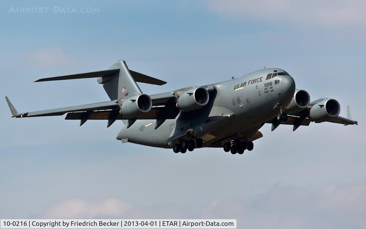 10-0216, 2010 Boeing C-17A Globemaster III C/N P-216, on final RW08