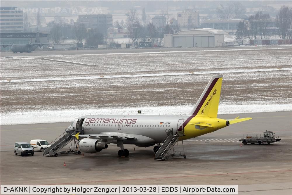 D-AKNK, 1999 Airbus A319-112 C/N 1077, Preparations for another task are running....