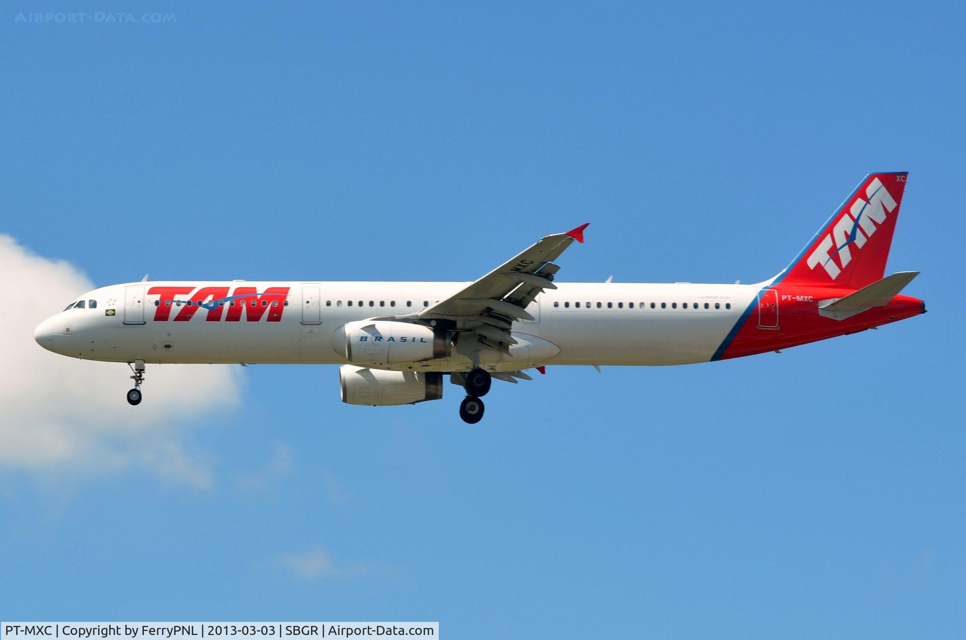 PT-MXC, 2007 Airbus A321-231 C/N 3294, TAM A321 landing