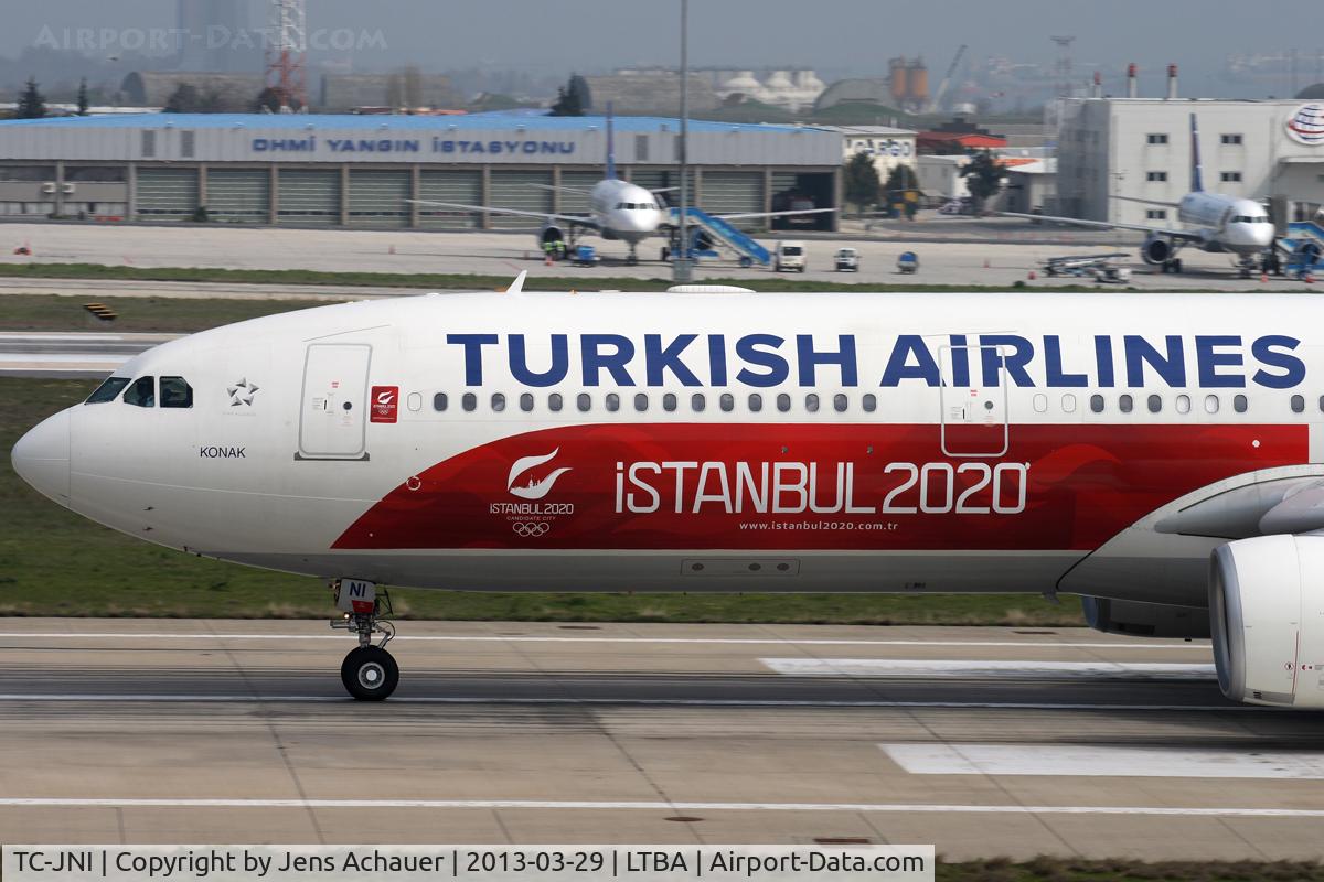 TC-JNI, 2010 Airbus A330-343X C/N 1160, Special colors close-up