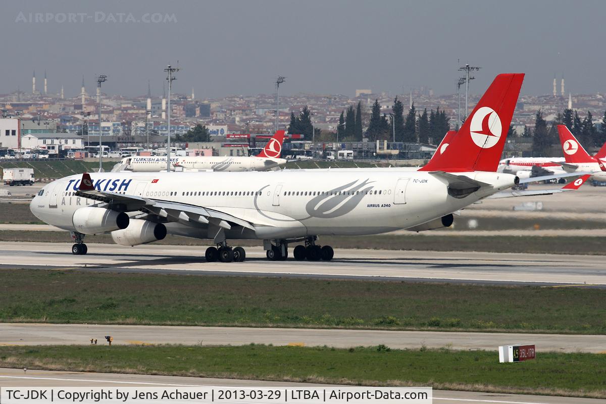 TC-JDK, 1993 Airbus A340-311 C/N 025, Take off