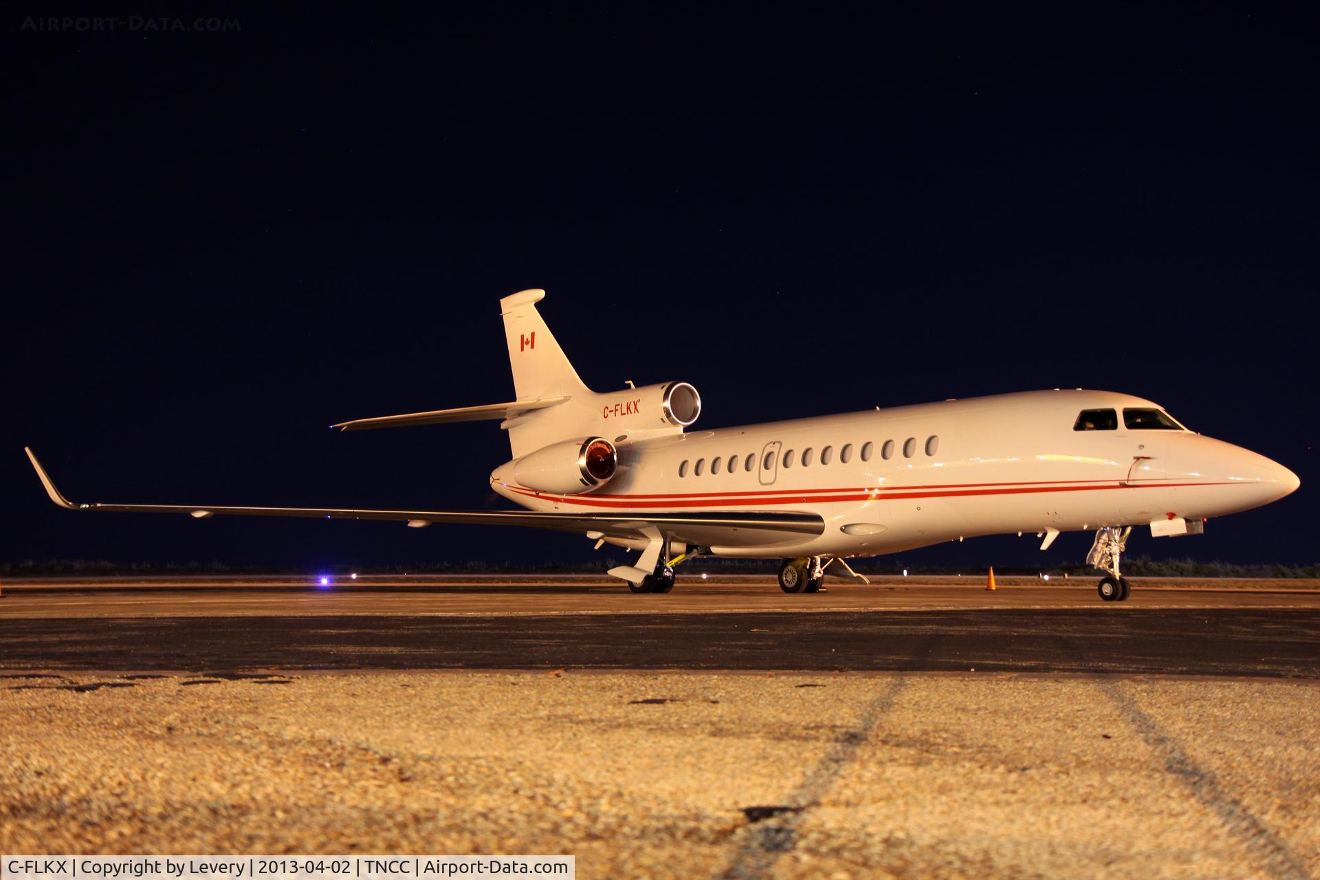C-FLKX, 2012 Dassault Falcon 7X C/N 151, Don't move!!!!