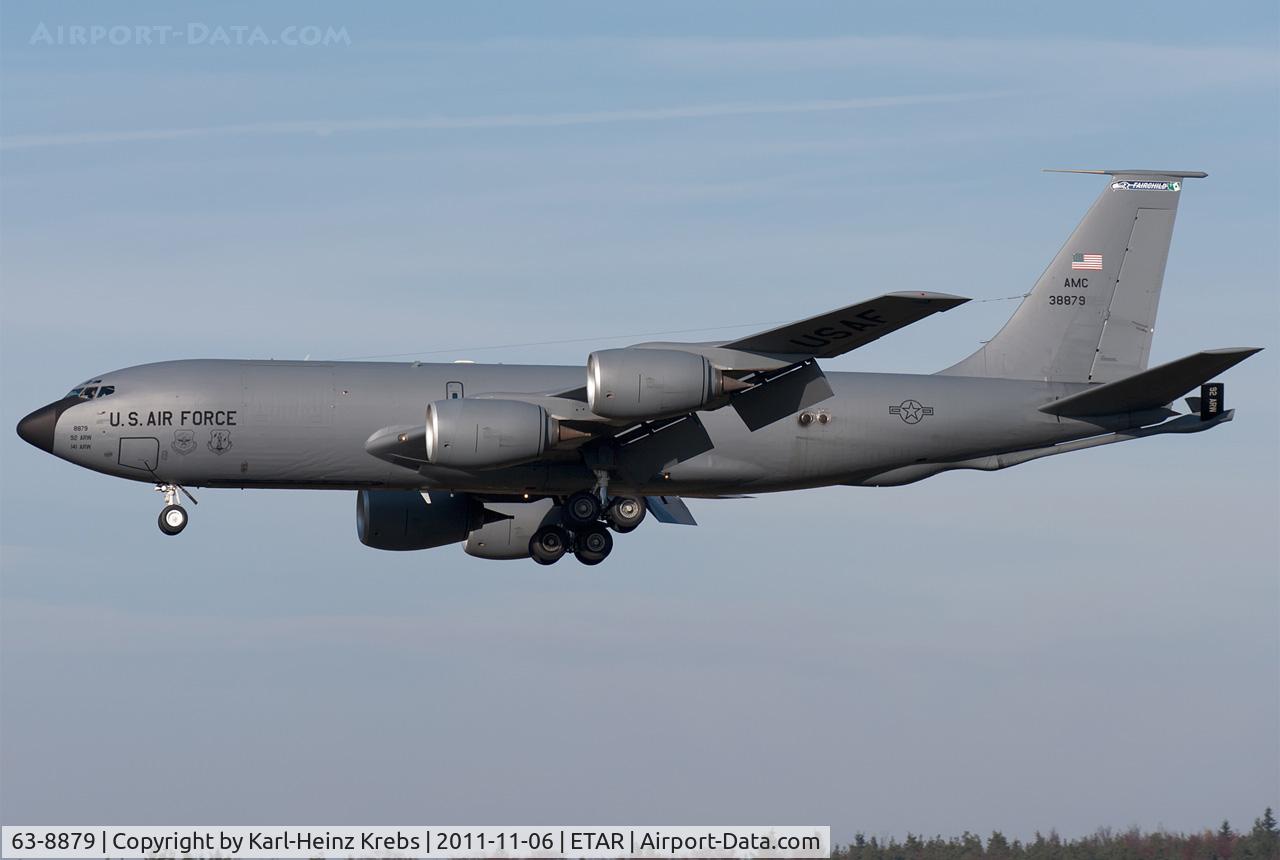 63-8879, 1963 Boeing KC-135R Stratotanker C/N 18727, on final RW 26