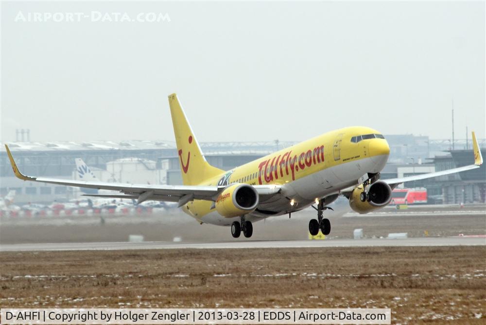 D-AHFI, 1999 Boeing 737-8K5 C/N 27984, Lift off on rwy 07 - and the destination is PMI...