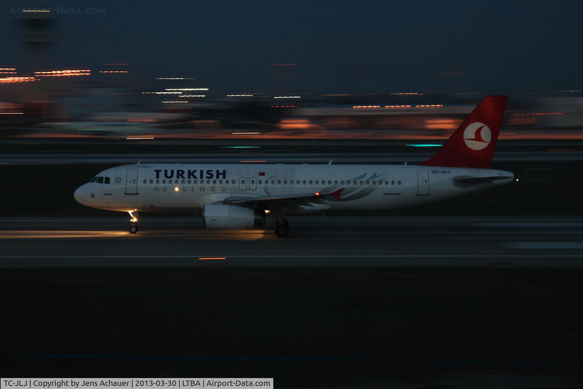 TC-JLJ, 2003 Airbus A320-232 C/N 1856, Night departure