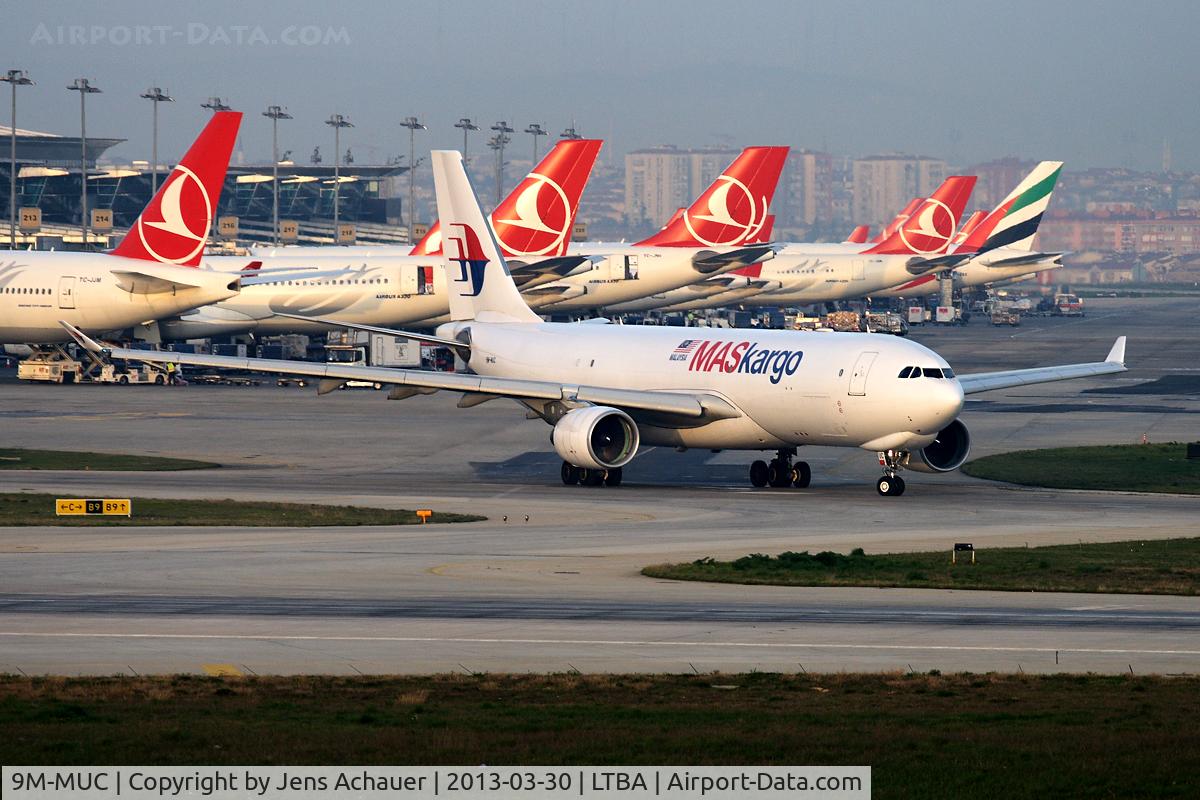 9M-MUC, 2011 Airbus A330-223F C/N 1164, Taxing to rwy 35R