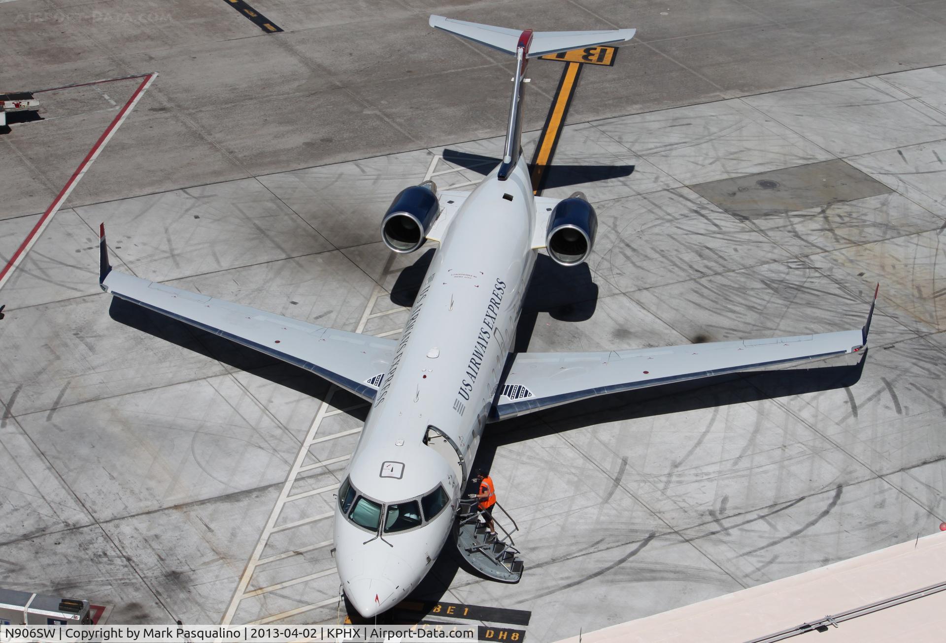 N906SW, 2001 Bombardier CRJ-200LR (CL-600-2B19) C/N 7510, CL-600-2B19