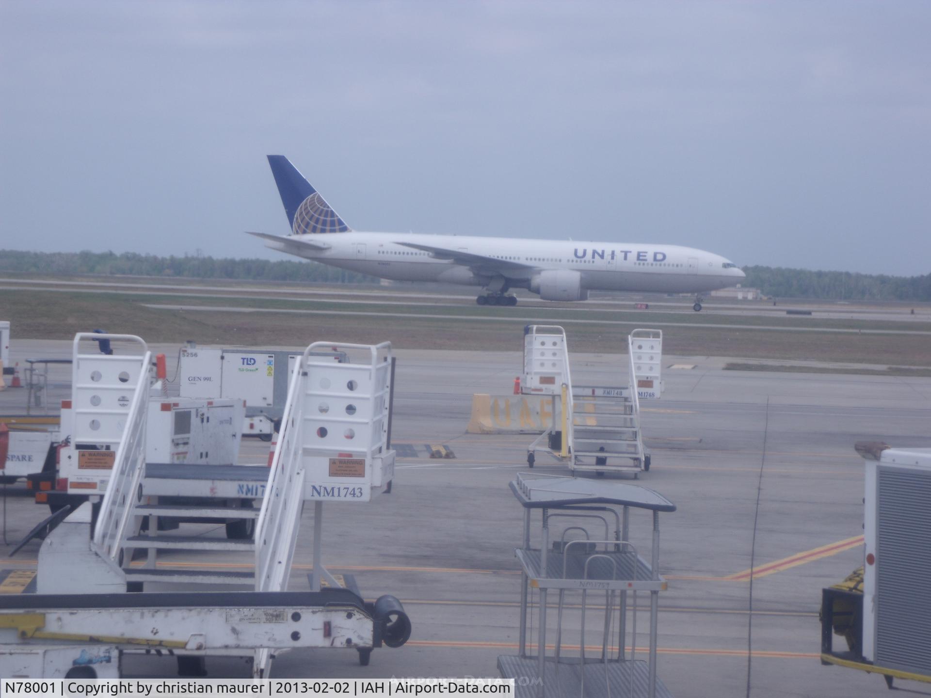 N78001, 1998 Boeing 777-224 C/N 27577, 777
