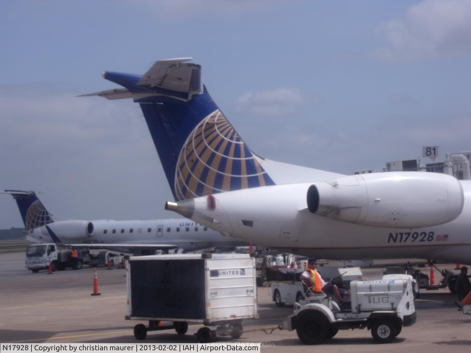 N17928, 1996 Embraer EMB-145EP (ERJ-145EP) C/N 145007, united express