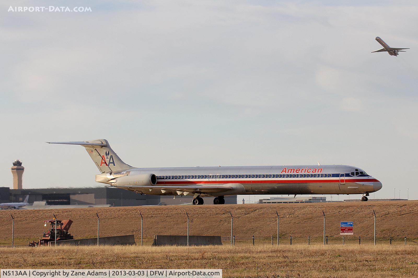 N513AA, 1990 McDonnell Douglas MD-82 (DC-9-82) C/N 49890, American Airlines at DFW Airport
