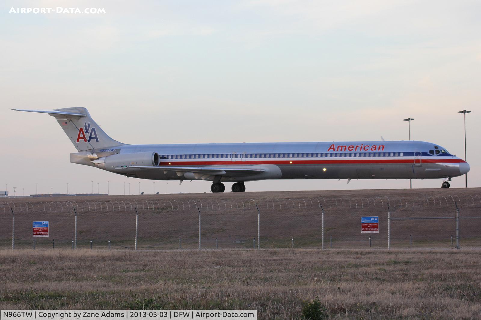 N966TW, 1999 McDonnell Douglas MD-83 (DC-9-83) C/N 53616, American Airlines at DFW Airport