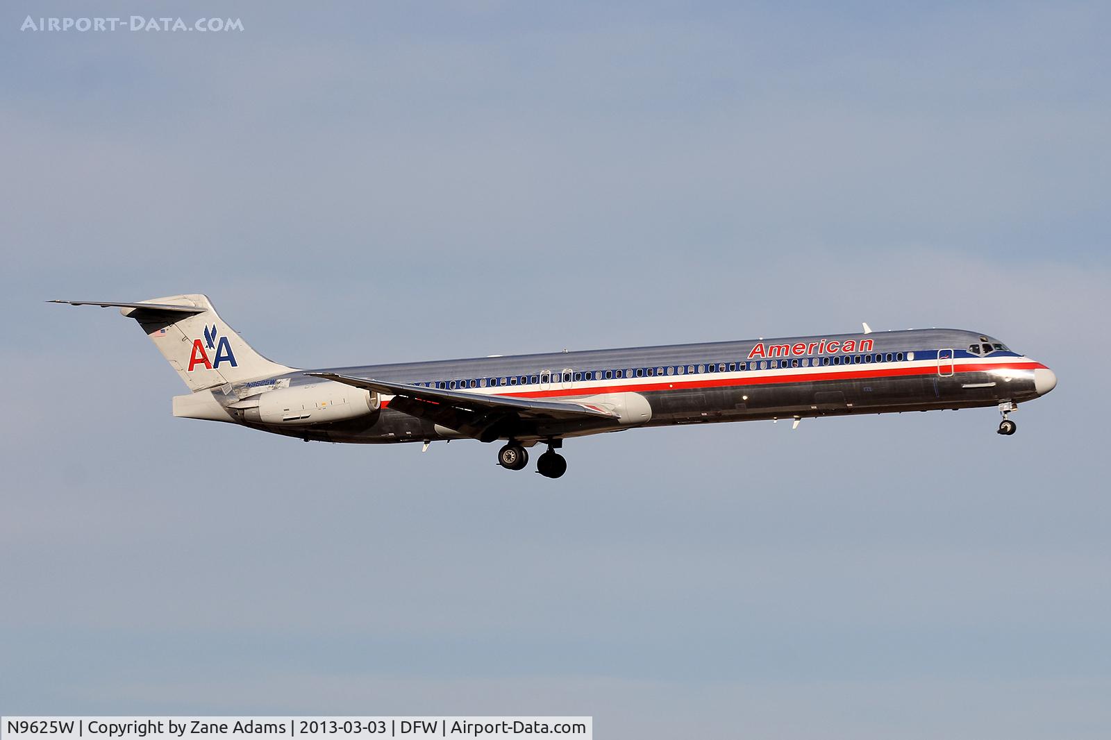 N9625W, 1998 McDonnell Douglas MD-83 (DC-9-83) C/N 53595, American Airlines at DFW Airport