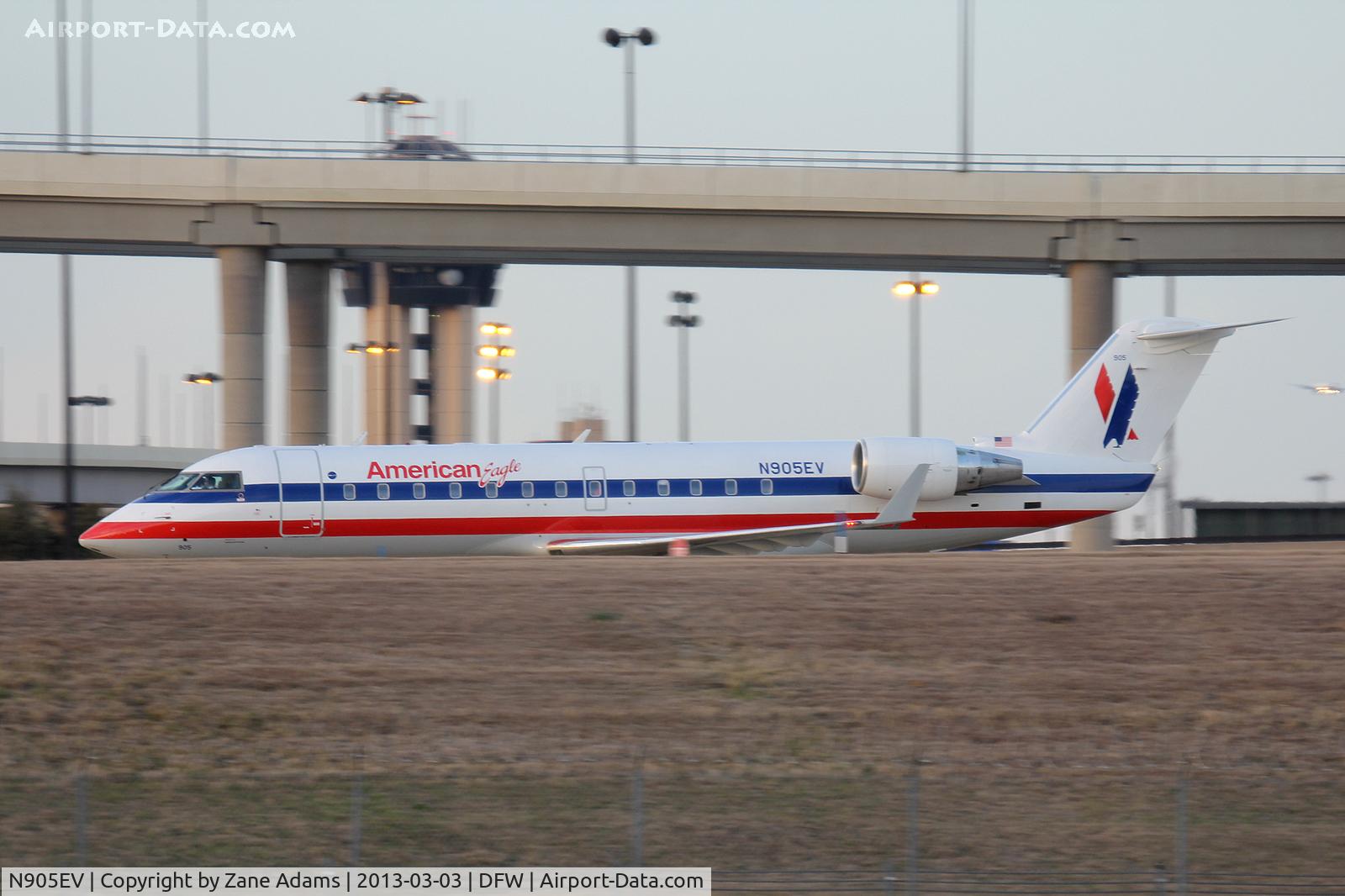 N905EV, 2002 Bombardier CRJ-200ER (CL-600-2B19) C/N 7632, American Eagle at DFW Airport