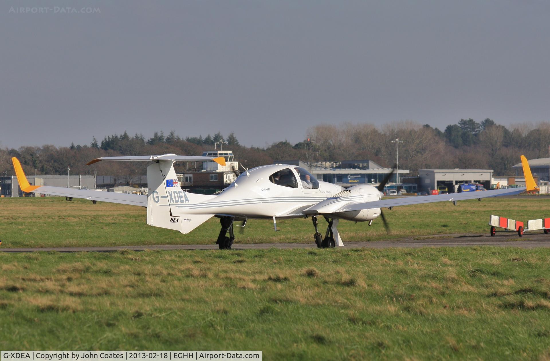 G-XDEA, 2006 Diamond DA-42 Twin Star C/N 42.AC012, Pointing into the wind whilst waiting to depart