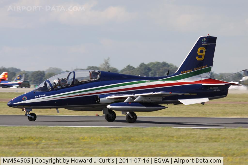 MM54505, Aermacchi MB-339A C/N 6716/111/AA053, Coded 9, Frecce Tricolori. RIAT 2011.