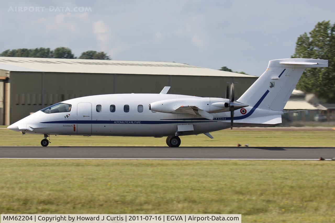 MM62204, Piaggio P-180AM Avanti C/N 1082, Italian AF. Departing after RIAT 2011.