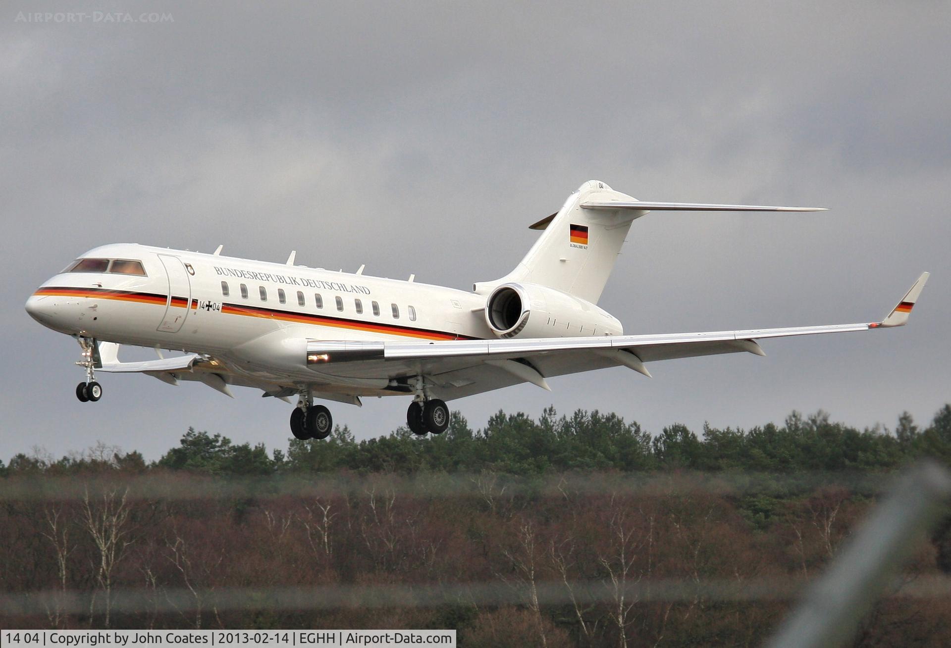 14 04, 2011 Bombardier BD-700-1A11 Global 5000 C/N 9417, Unusual visitor about to touch down