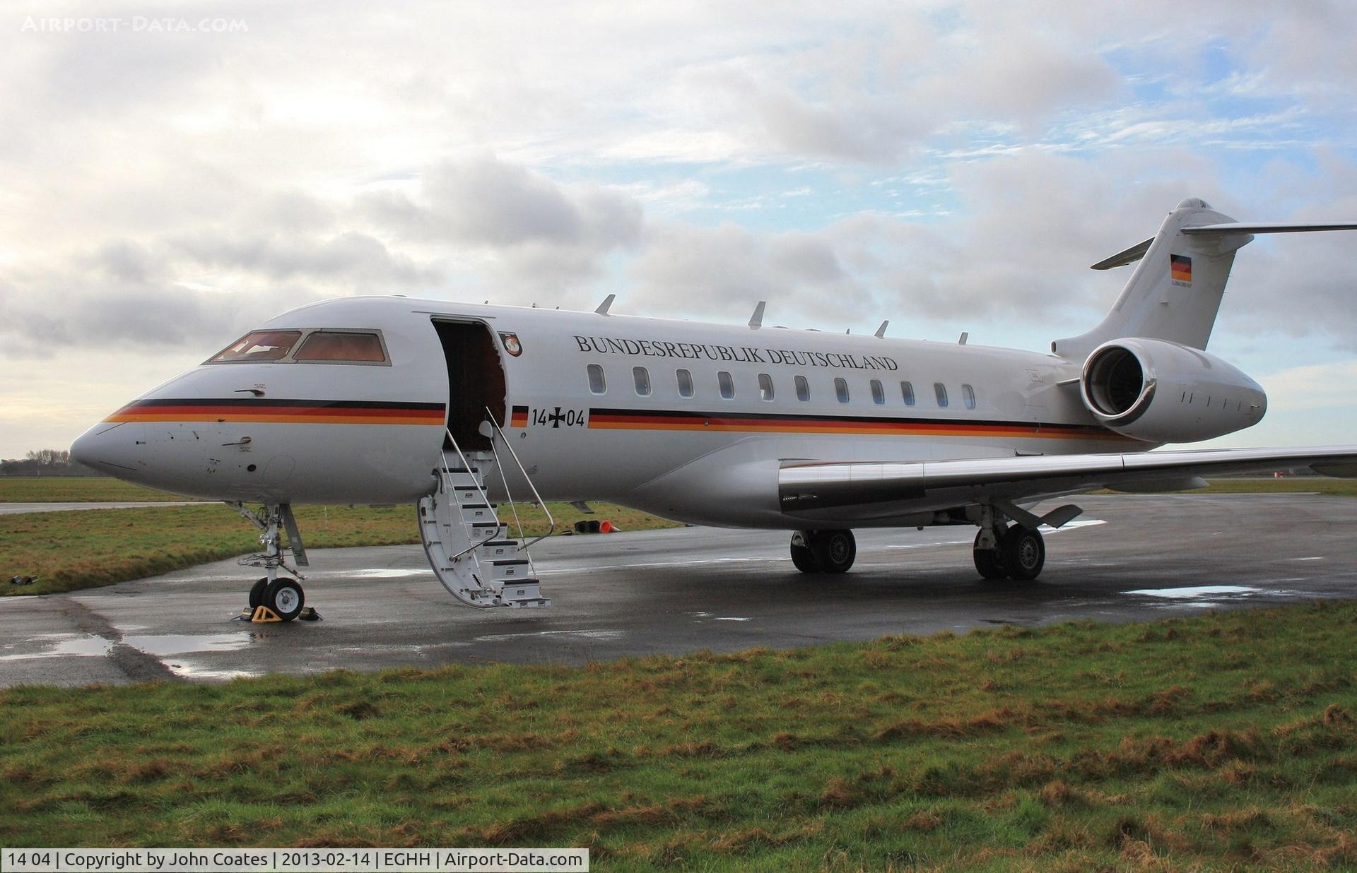 14 04, 2011 Bombardier BD-700-1A11 Global 5000 C/N 9417, Parked at Signatures for the day
