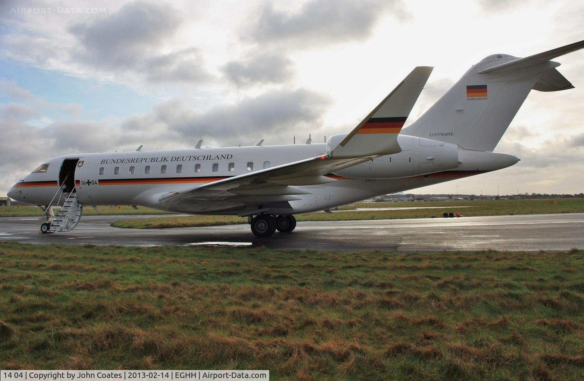 14 04, 2011 Bombardier BD-700-1A11 Global 5000 C/N 9417, Parked in early morning sunlight